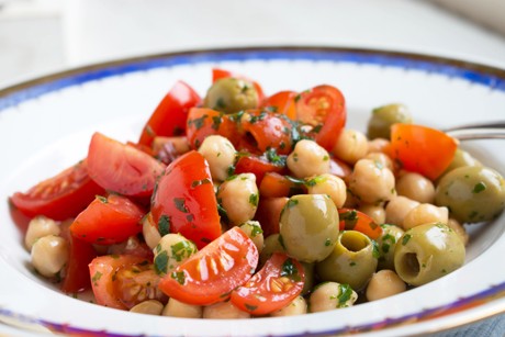 Tomaten-Kichererbsen-Salat