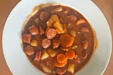 Kartoffelgulasch mit Frankfurter