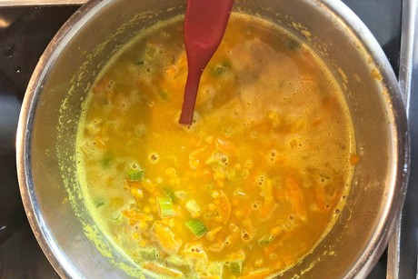 Linsensuppe mit Kokosmilch