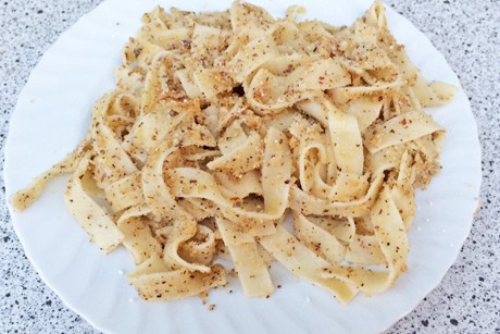 Mandel-Brösel-Nudeln