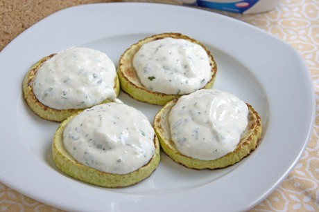 Gebratene Zucchini mit Dip