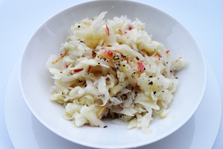 Sauerkraut-Apfel-Sellerie-Salat