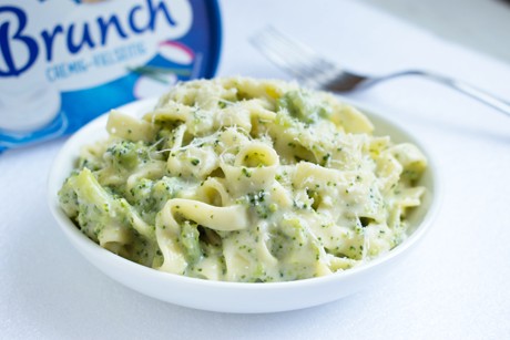 Brokkolinudeln mit Brunch