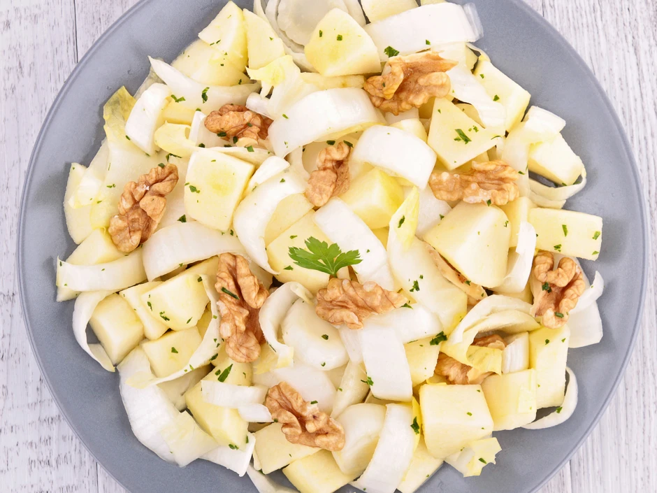 Chicor&egrave;esalat mit Apfel