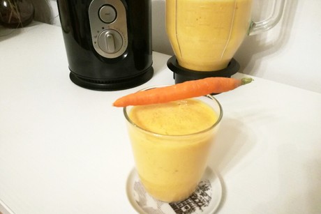 Karotte-Gurke-Apfel-Smoothie