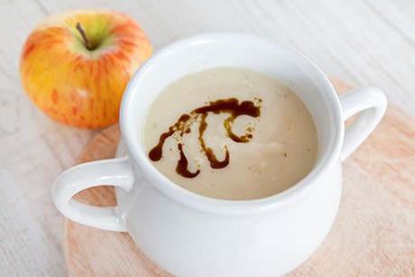 Selleriecremesuppe mit Apfel