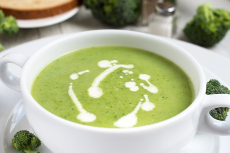 Süß-säuerliche Brokkolisuppe