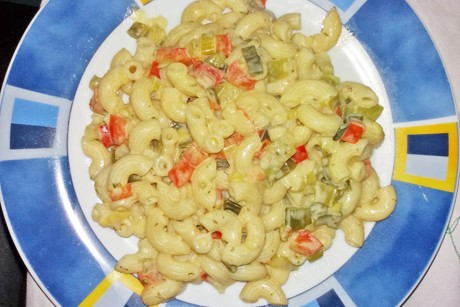 Pasta mit Gemüse in Brunchsauce