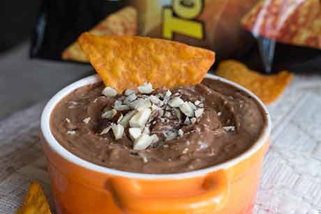 Tortilla Chips mit Schoko-Nußdip