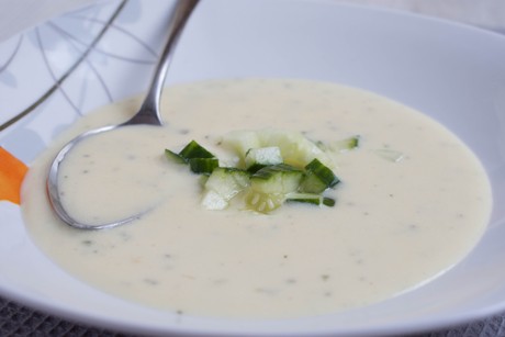 Omas Gurkensuppe