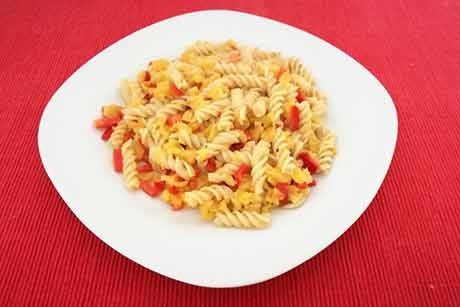 Dinkelnudel mit Hokkaido und Paprika