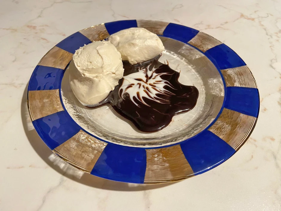 Baileys Creme auf Schokoladenspiegel