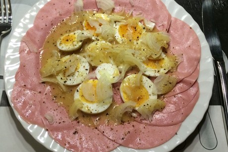 Essig-Extrawurst mit Ei