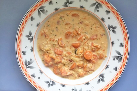 Kürbis-Karotten-Linsen-Curry