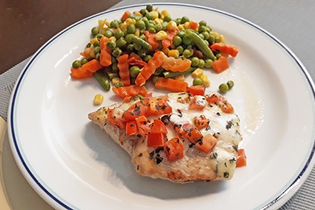 Putenschnitzel mit Tomaten-Käse-Kruste