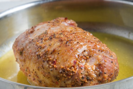 Putenrollbraten in Orangensauce