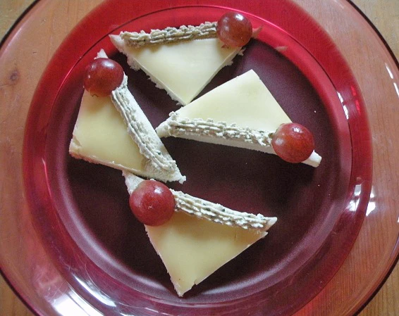 K&auml;se-Canap&eacute;s mit Nusscreme