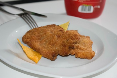 Surschnitzel in knuspriger Panade