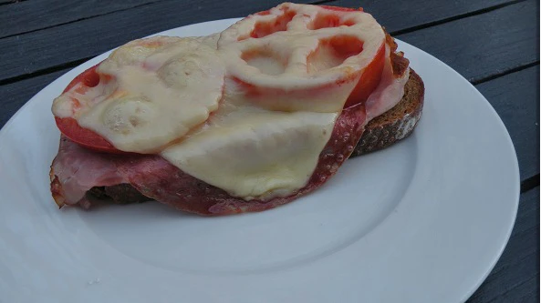 Almh&uuml;ttn-Toast