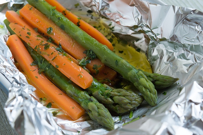 Spargel-Karottengemüse aus dem Backrohr