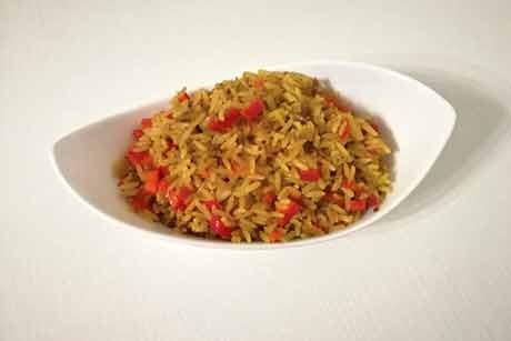 Gewürzreis mit rotem Paprika