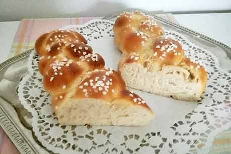 Allerheiligenstriezel mit Dinkelmehl