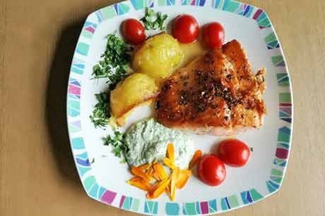 Lachsfilet mit Pastinakencreme