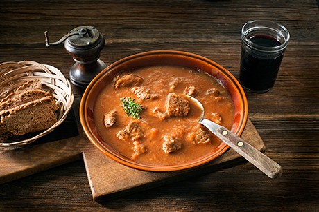 Großmutters Rindsgulasch
