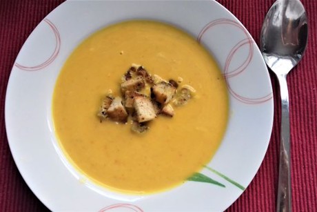 Kürbiscremesuppe mit Croutons