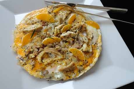 Omelette mit Huhn, Rosmarin und Mandarine