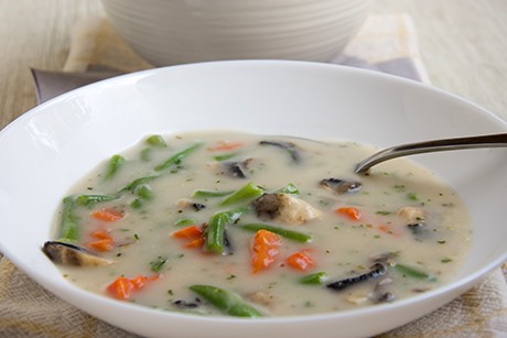 Gemüsesuppe mit Pilzen