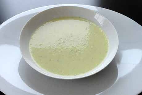 Gurkensuppe mit Dill