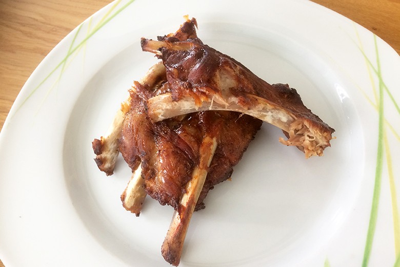 Gegrillte Ripperl in süß-saurer Marinade