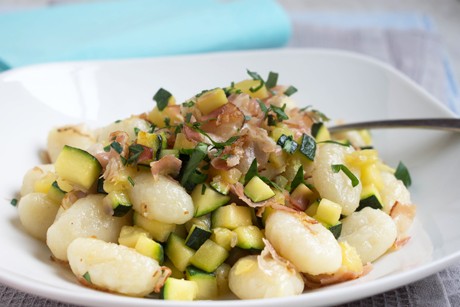 Gnocchi mit Zucchini und Speck