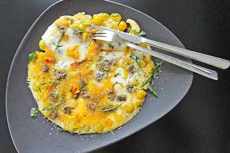 Eieromelette mit Pilzen und Kirschparadeisern
