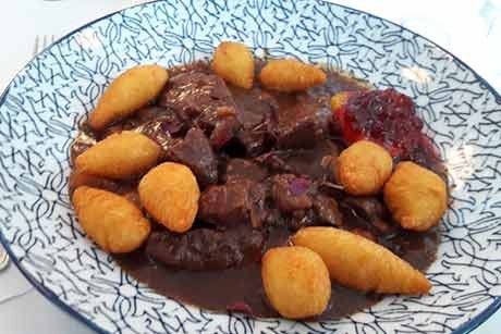 Hirschgulasch