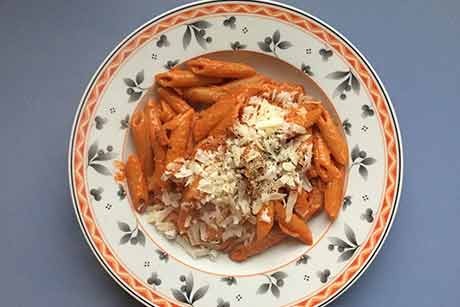 James Bond Penne mit Martini und Oliven