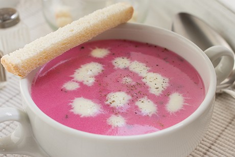 Rote Gemüsesuppe