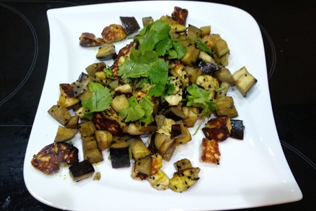 Würziger Melanzani-Halloumi Mix