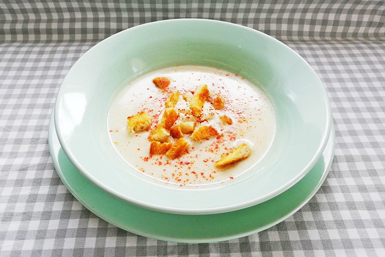 Feurige Sellerie-Apfelsuppe