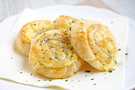 Käse-Kräuter-Schnecken