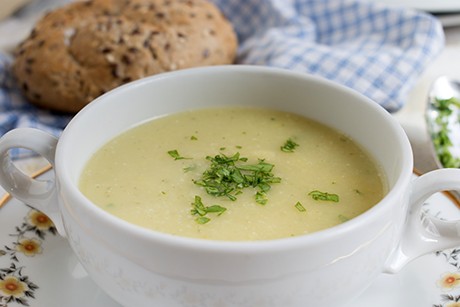 Wurzelpetersiliensuppe