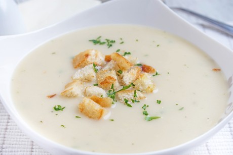 Mediterrane Käsesuppe