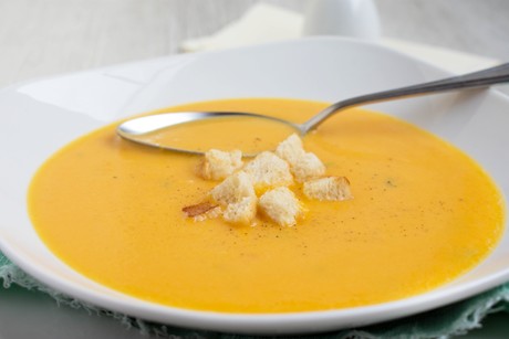 Karotten-Ingwersuppe mit Kokosmilch