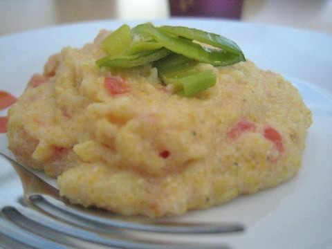 Polenta Creme mit Tomaten