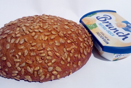 Sonnenblumenbrot mit Brunch