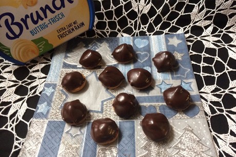 Gewürz-Nougat-Knöpfchen