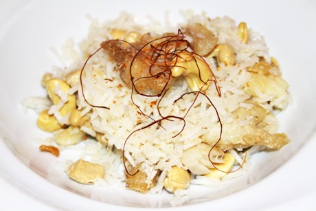 Bratreis mit Seehecht und Cashews