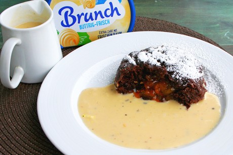 Brunch-Schokoladen-Germknödel mit Marillenfüllung