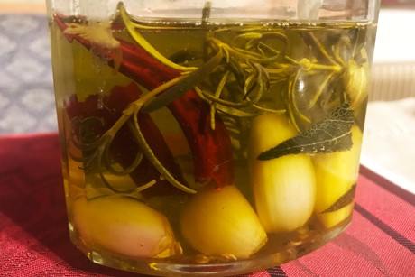Eingelegter Knoblauch